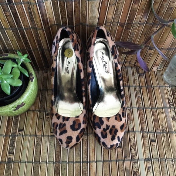 NEW Leopard print pumps 🐾 - Picture 3 of 11